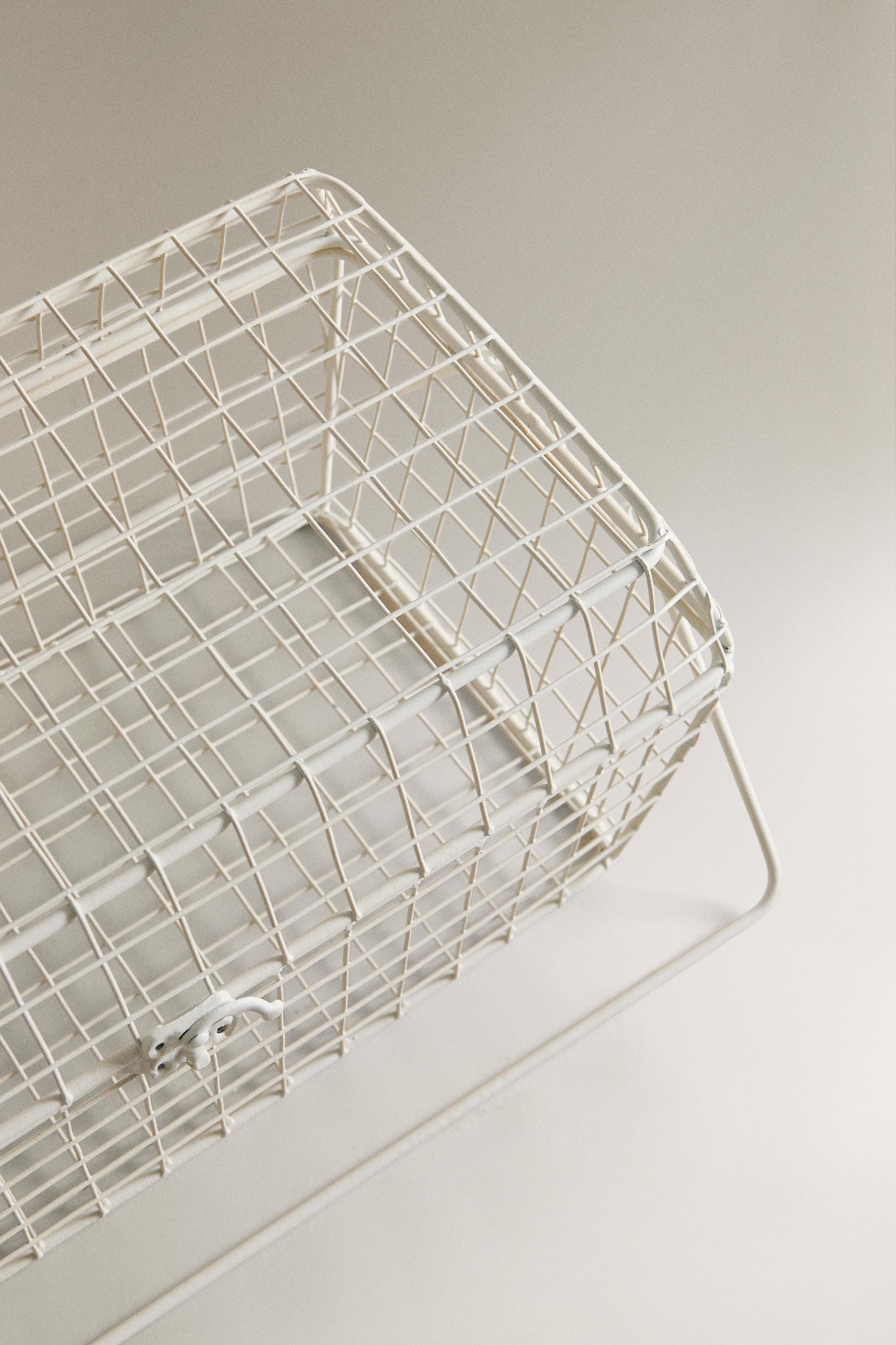 METAL STORAGE BASKET WITH HANDLES